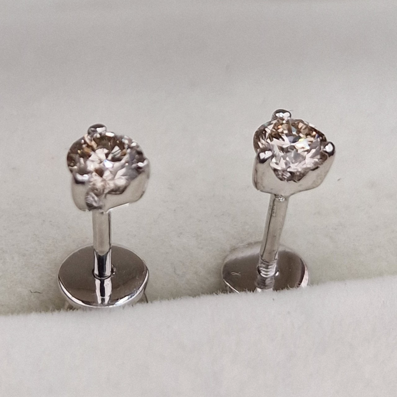 Серьги Deimantas 102191940 1,14гр 0,46ct. купить,NaN