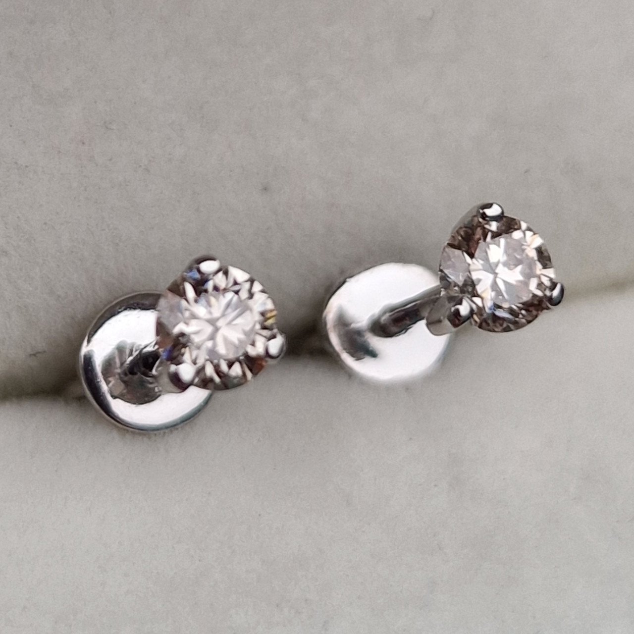 Серьги Deimantas 102191940 1,14гр 0,46ct. купить,NaN
