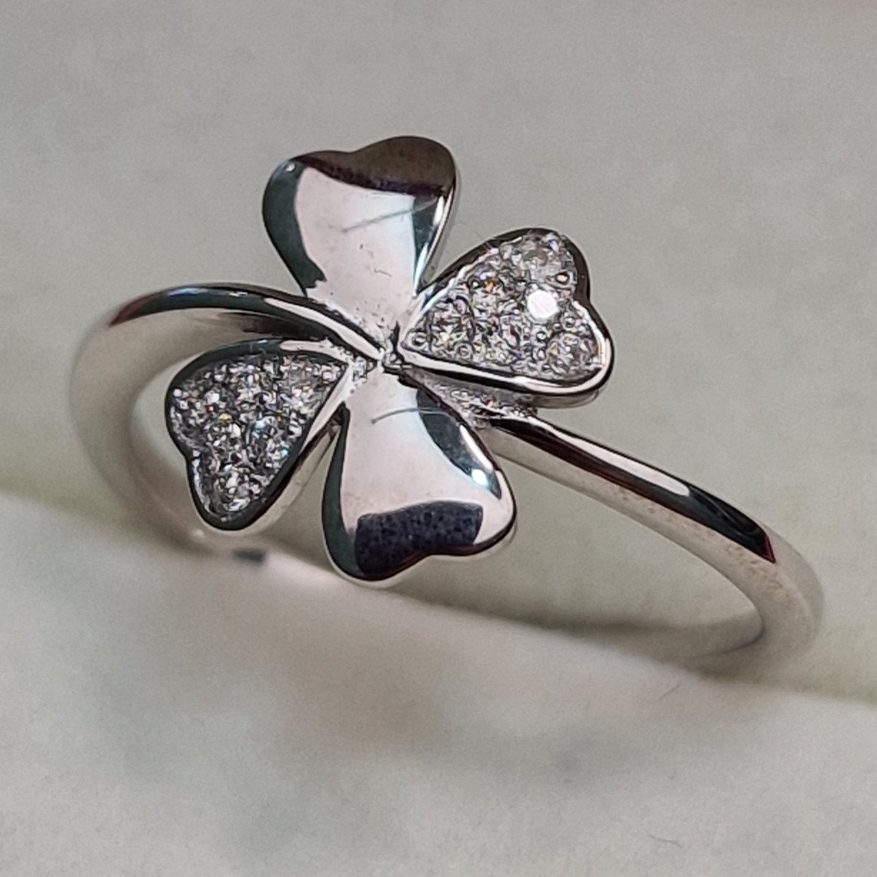 Кольцо Deimantas 102207744 16р 1,78гр 0,06ct. купить,NaN