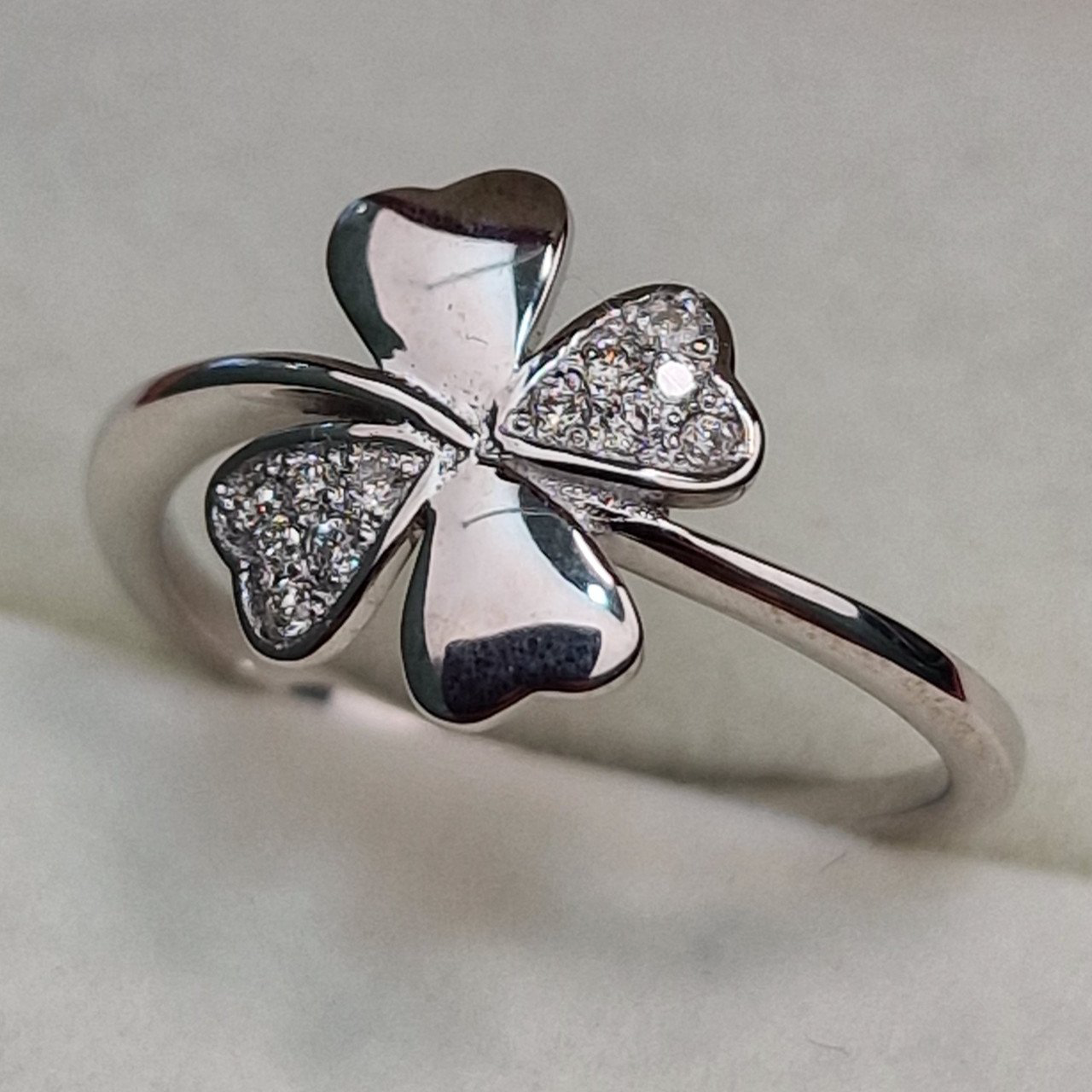 Кольцо Deimantas 102207744 16р 1,78гр 0,06ct. купить,NaN