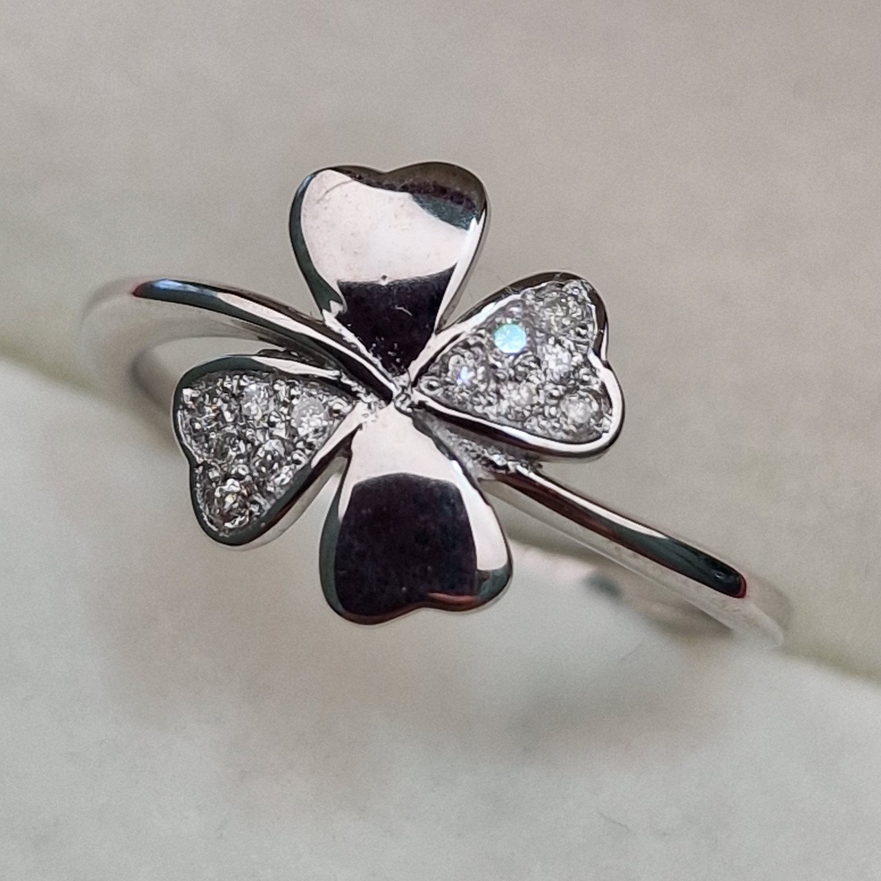 Кольцо Deimantas 102207744 16р 1,78гр 0,06ct. купить,NaN