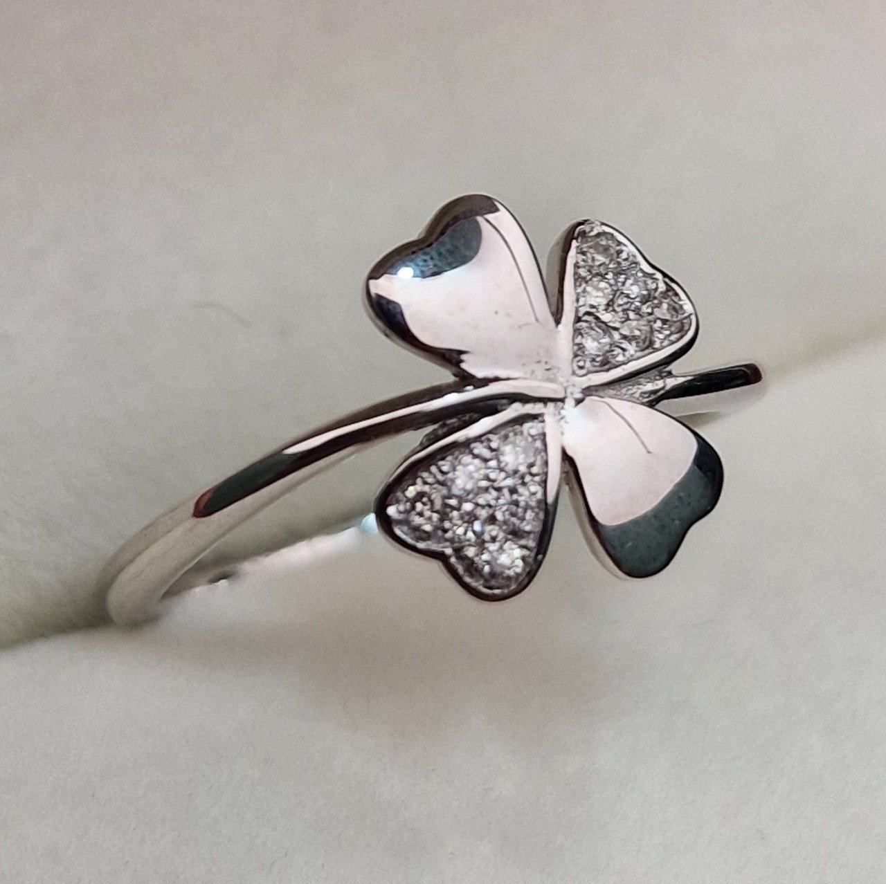Кольцо Deimantas 102207744 16р 1,78гр 0,06ct. купить,NaN