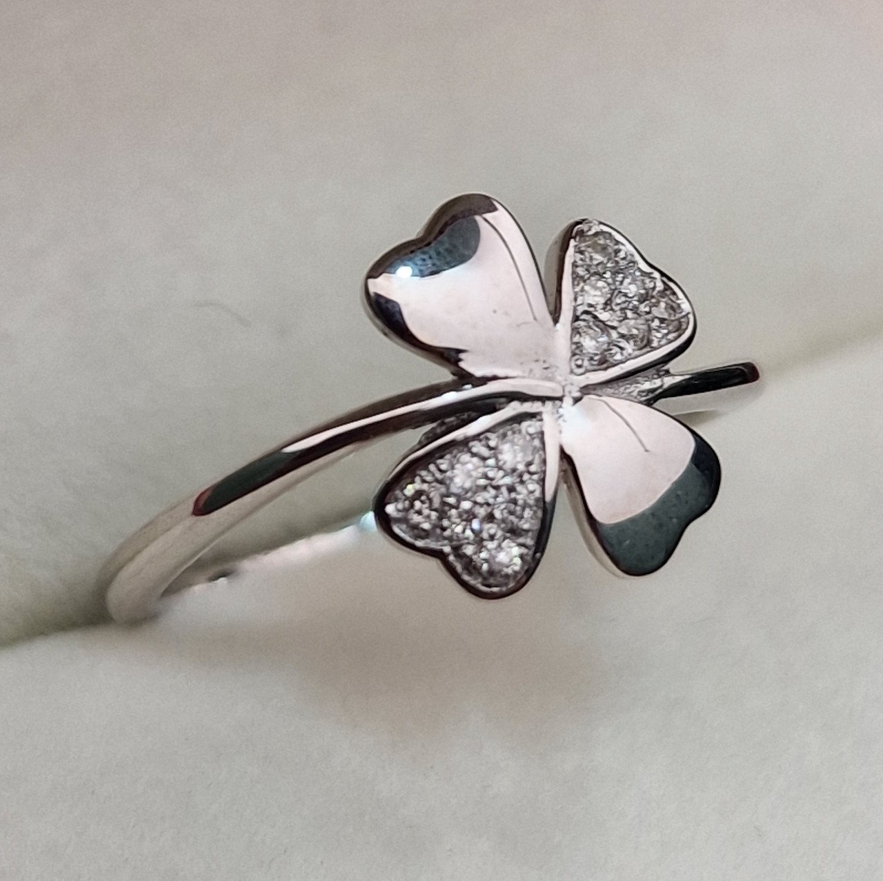 Кольцо Deimantas 102207744 16р 1,78гр 0,06ct. купить,NaN