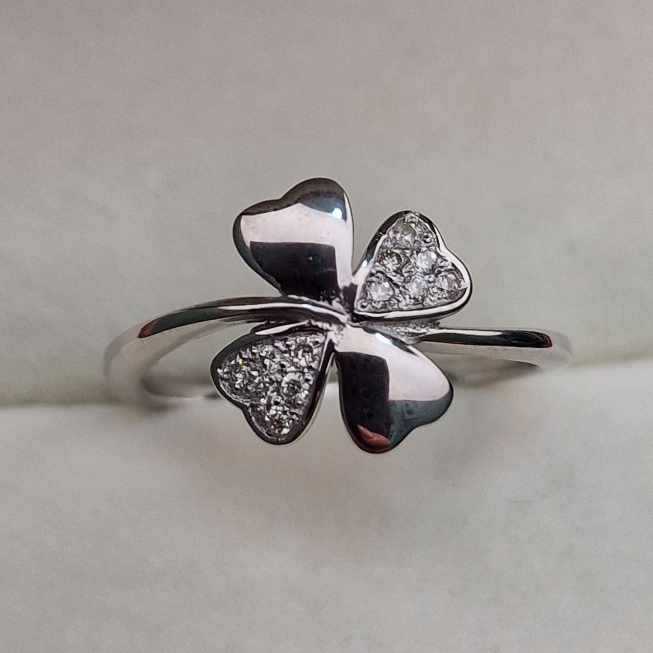 Кольцо Deimantas 102207744 16р 1,78гр 0,06ct. купить,NaN