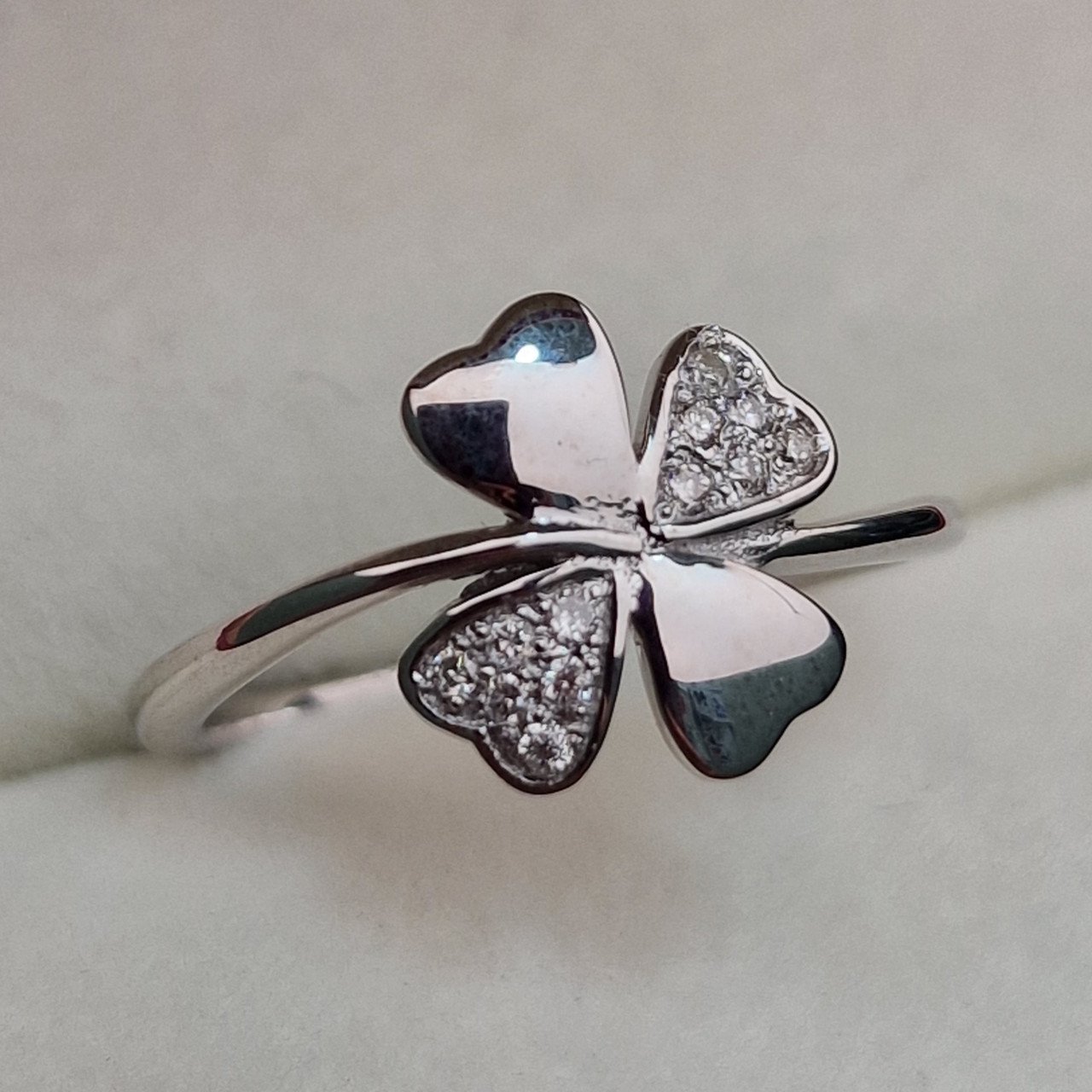 Кольцо Deimantas 102207744 16р 1,78гр 0,06ct. купить,NaN