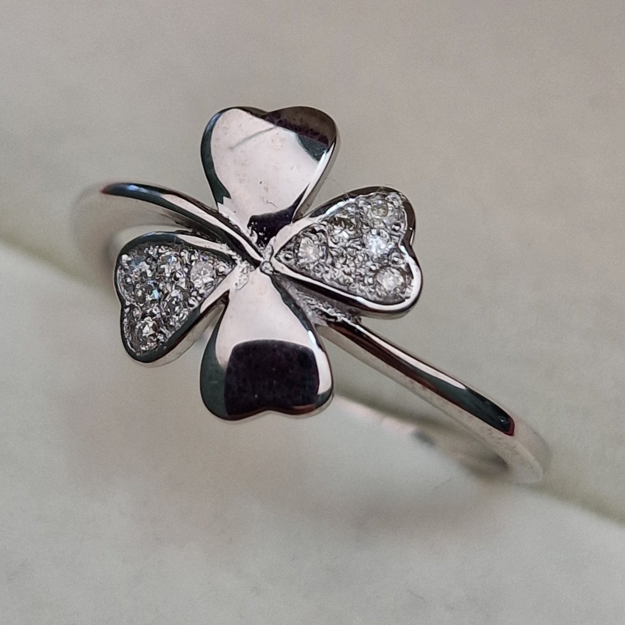 Кольцо Deimantas 102207744 16р 1,78гр 0,06ct. купить,NaN