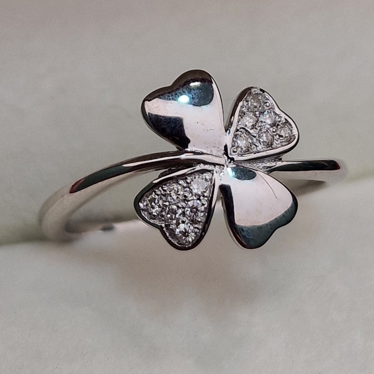 Кольцо Deimantas 102207744 16р 1,78гр 0,06ct. купить,NaN
