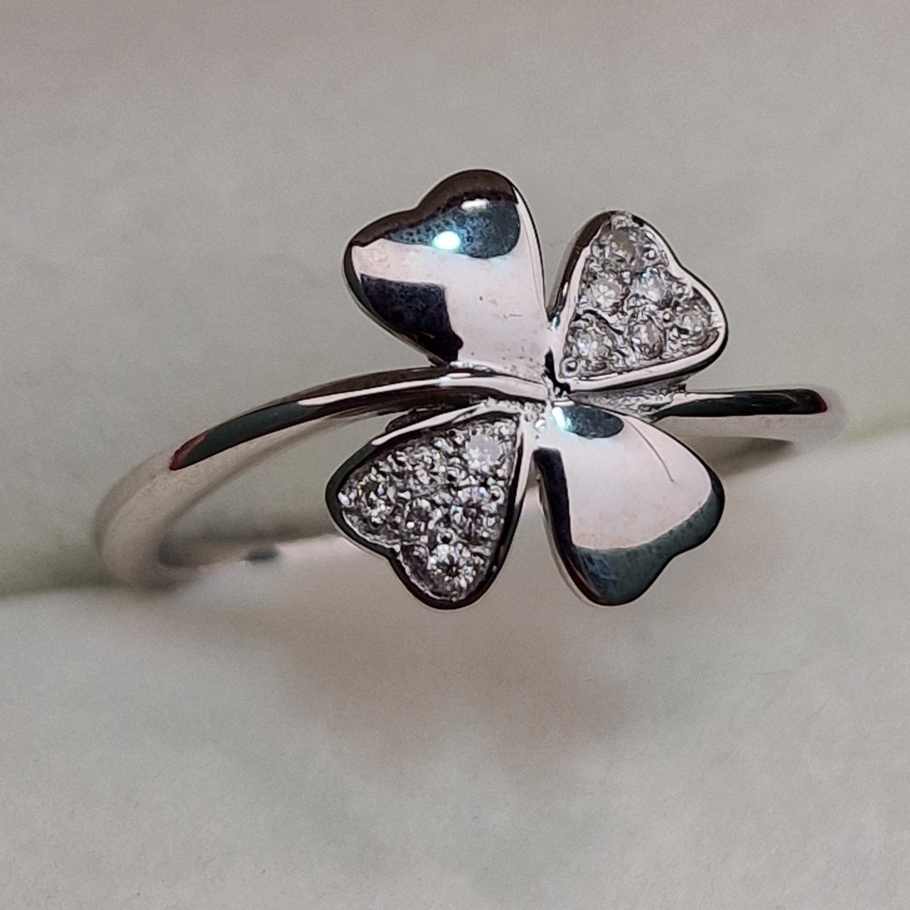 Кольцо Deimantas 102207744 16р 1,78гр 0,06ct. купить,NaN