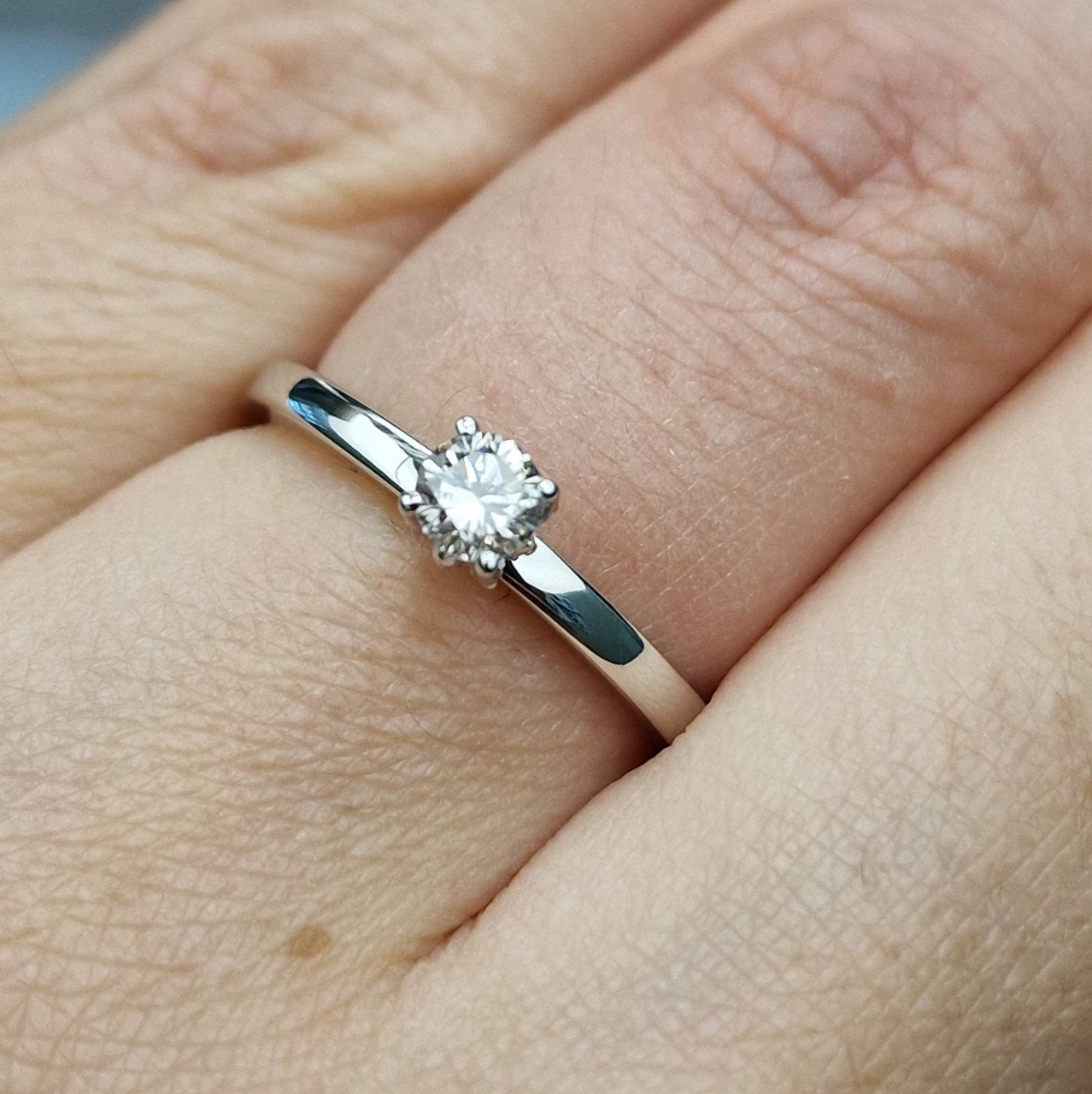 Кольцо Deimantas 102207739 16,5р 2,97гр 0,30ct. купить,NaN