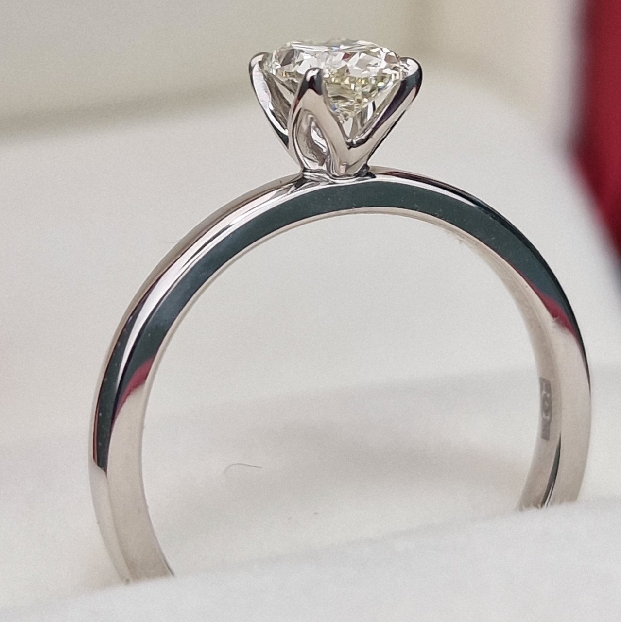 Кольцо Deimantas 102207786 16,5р 2,72гр 0,63ct. купить,NaN