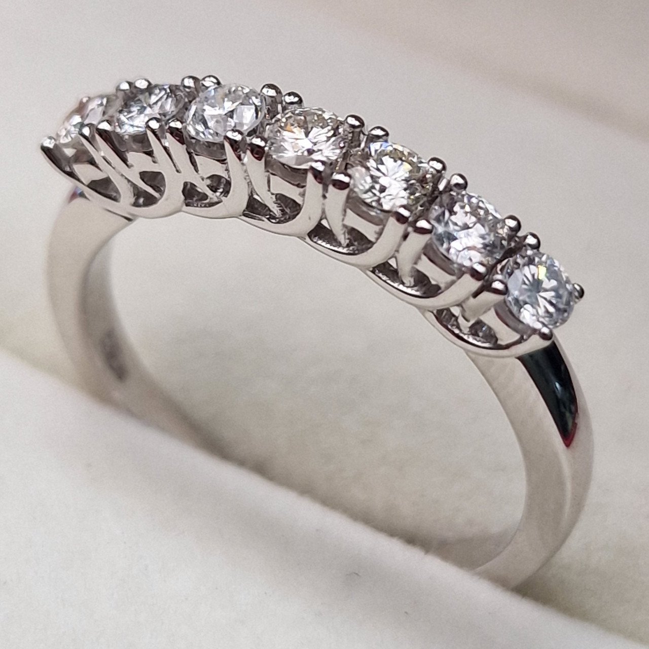 Кольцо Deimantas 102207791 18р 3,48гр 0,645ct. купить,NaN
