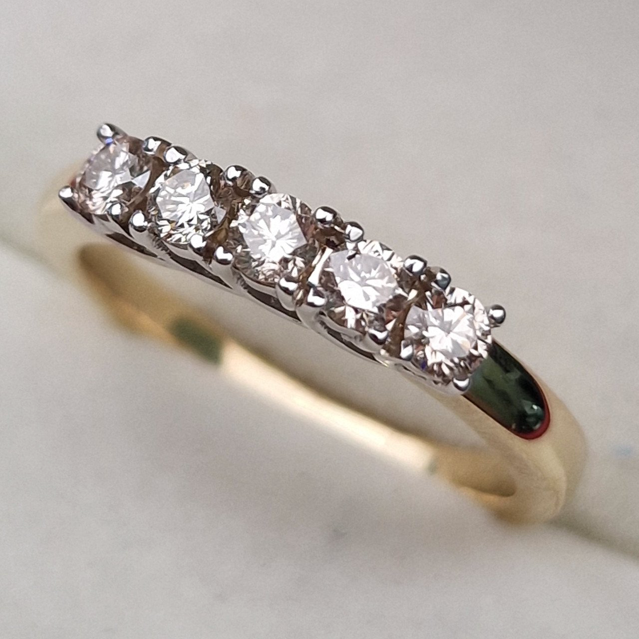 Кольцо Deimantas 102207818 17,5р 3,47гр 0,465ct. купить,NaN