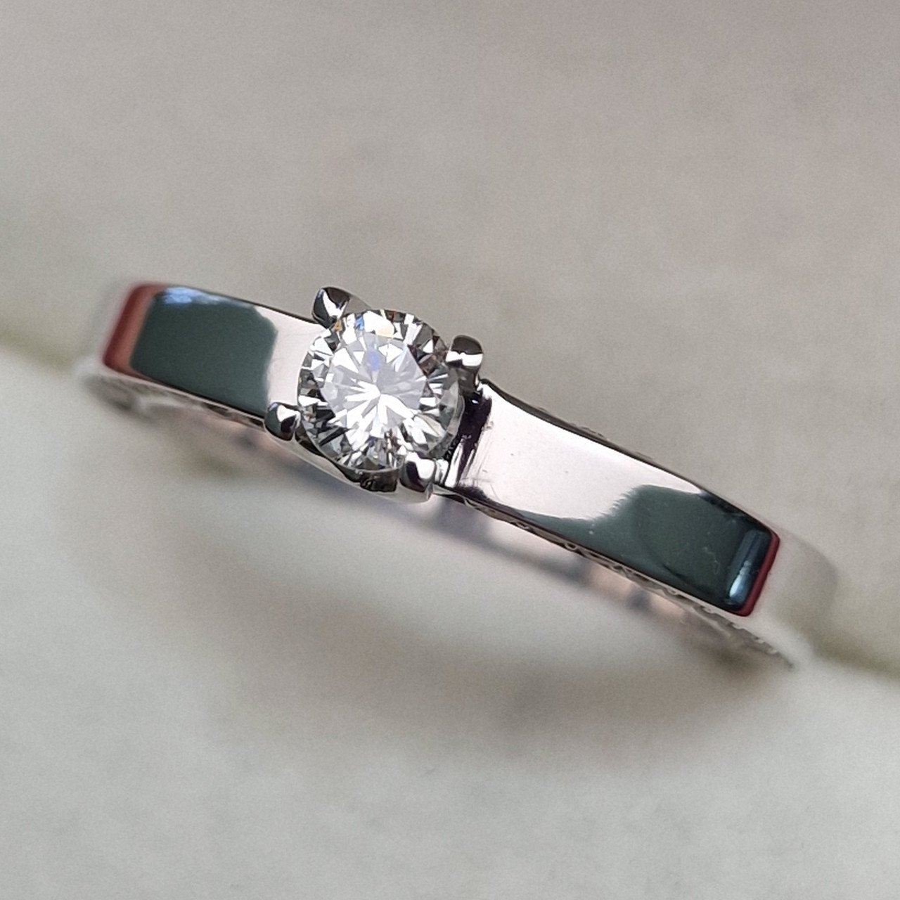 Кольцо Deimantas 102207824 16,5р 4,78гр 0,54ct. купить,NaN