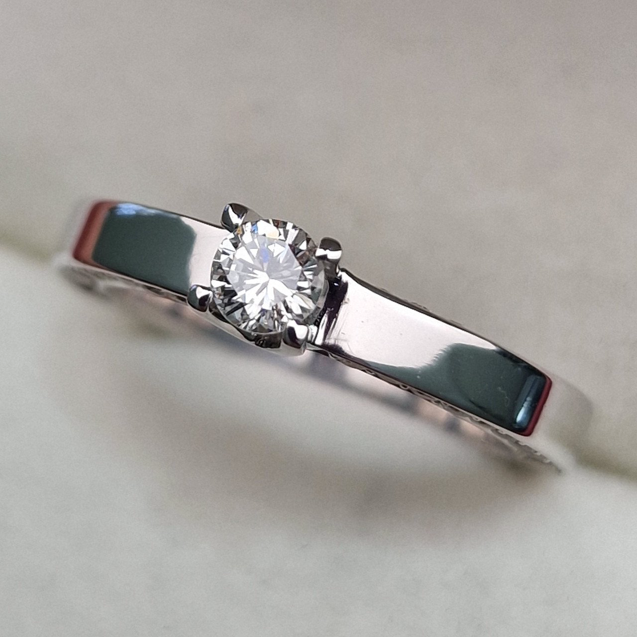 Кольцо Deimantas 102207824 16,5р 4,78гр 0,54ct. купить,NaN