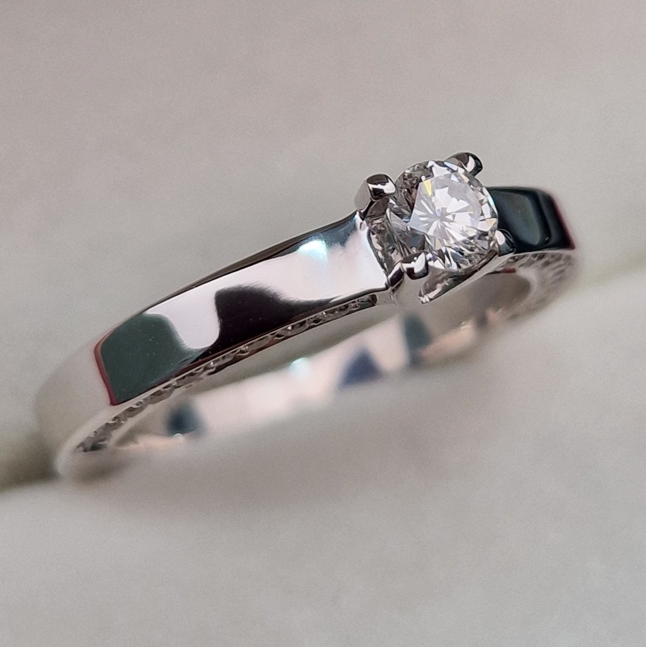 Кольцо Deimantas 102207824 16,5р 4,78гр 0,54ct. купить,NaN