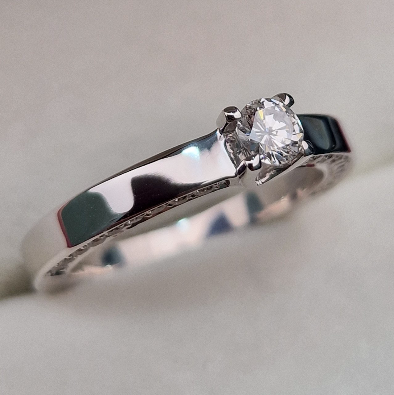 Кольцо Deimantas 102207824 16,5р 4,78гр 0,54ct. купить,NaN