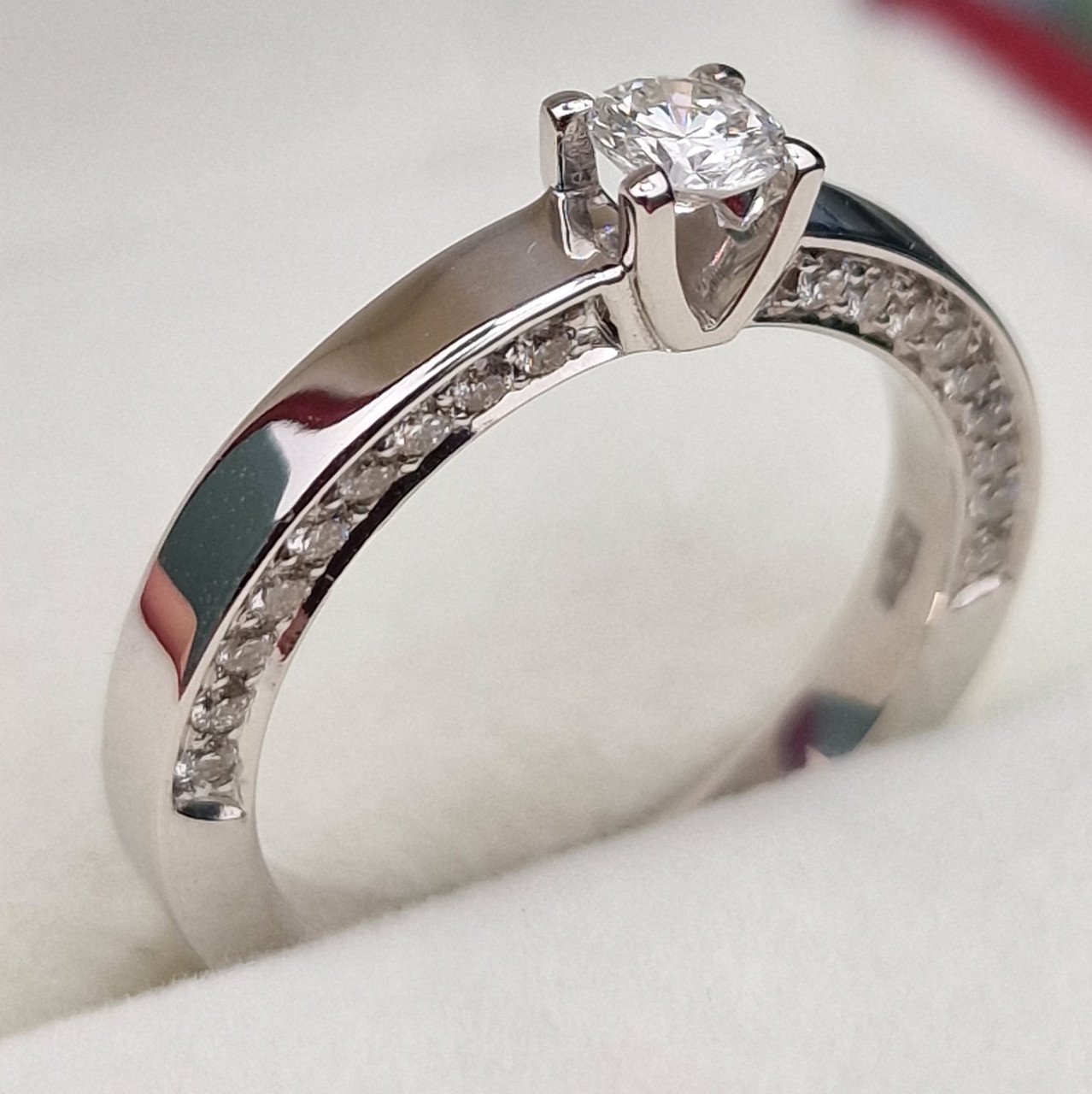 Кольцо Deimantas 102207824 16,5р 4,78гр 0,54ct. купить,NaN