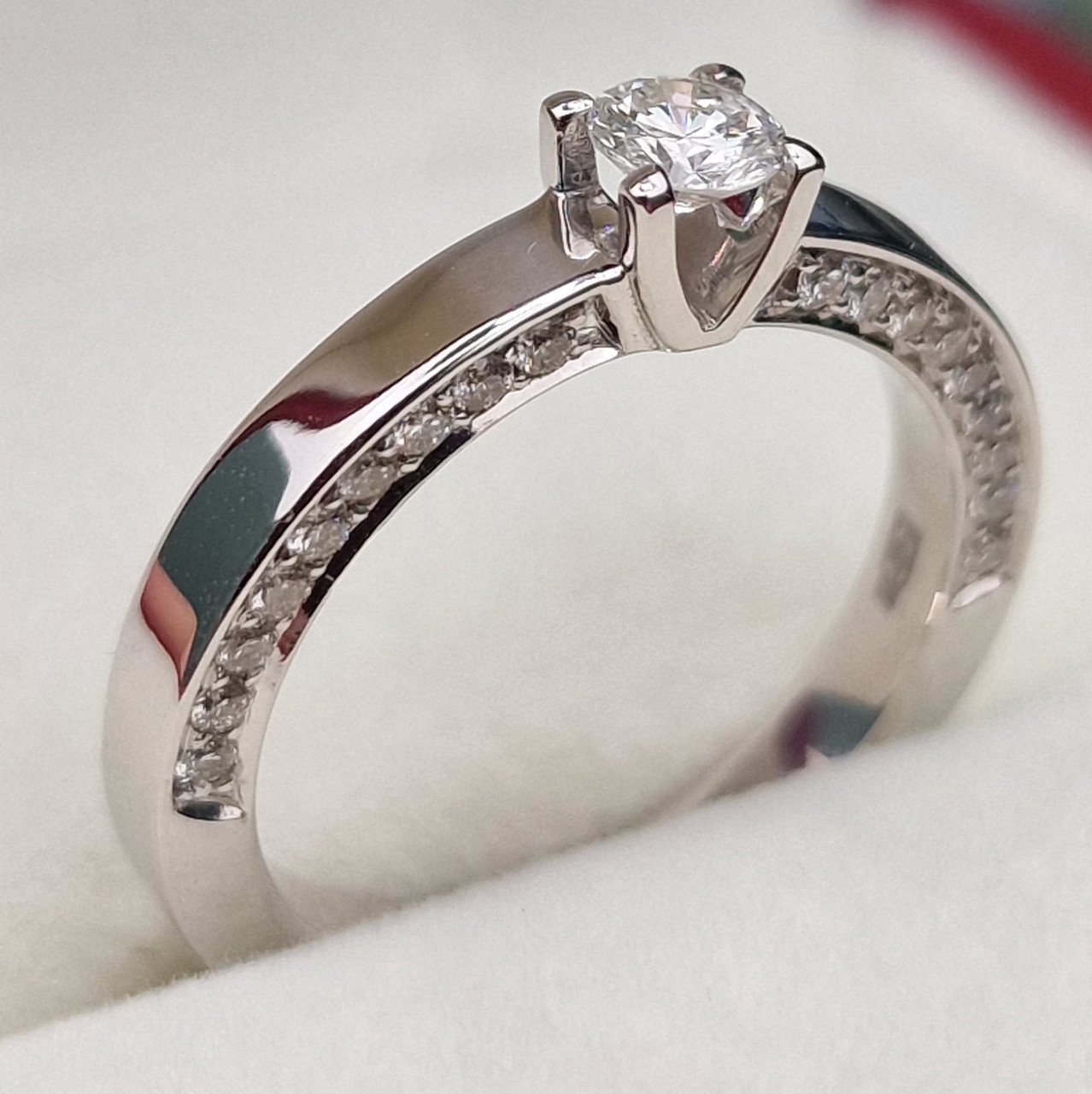 Кольцо Deimantas 102207824 16,5р 4,78гр 0,54ct. купить,NaN