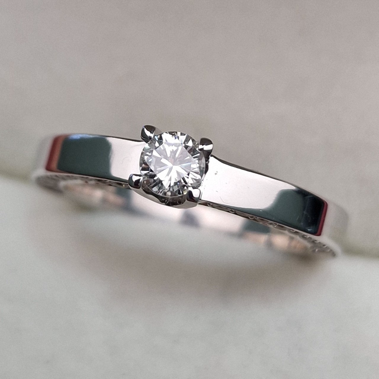 Кольцо Deimantas 102207824 16,5р 4,78гр 0,54ct. купить,NaN