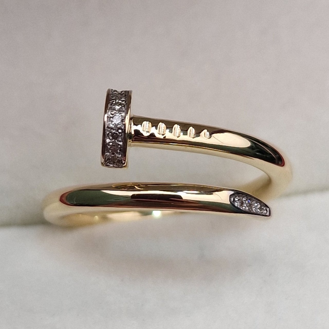 Кольцо Deimantas 102207863 17,5р 4,95гр 0,053ct. купить,NaN