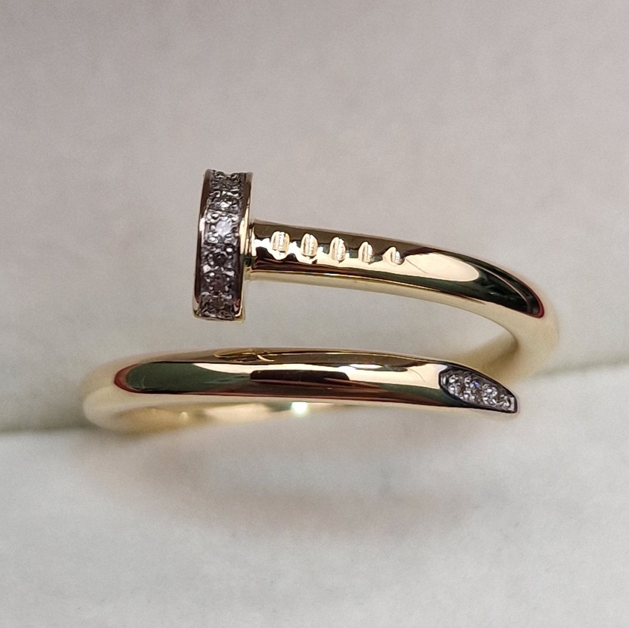Кольцо Deimantas 102207863 17,5р 4,95гр 0,053ct. купить,NaN
