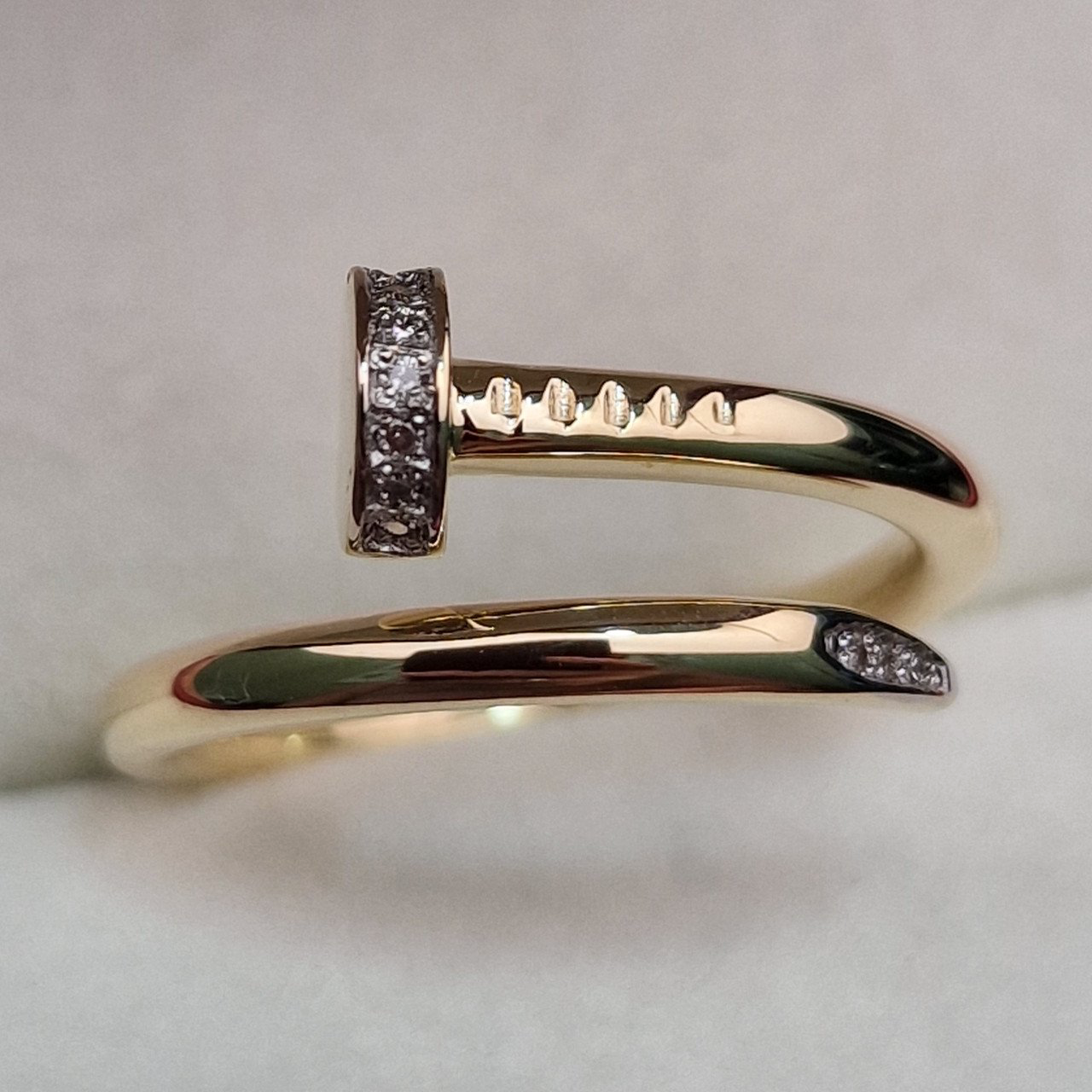 Кольцо Deimantas 102207863 17,5р 4,95гр 0,053ct. купить,NaN