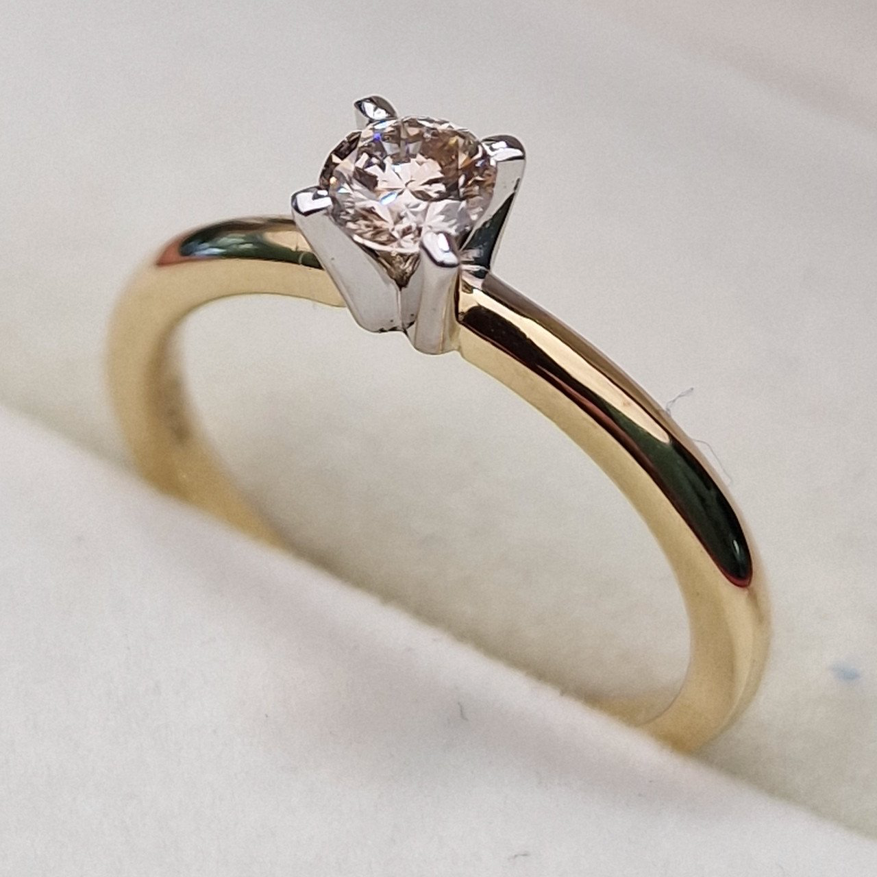 Кольцо Deimantas 102207888 15,5р 2,15гр 0,23ct. купить,NaN