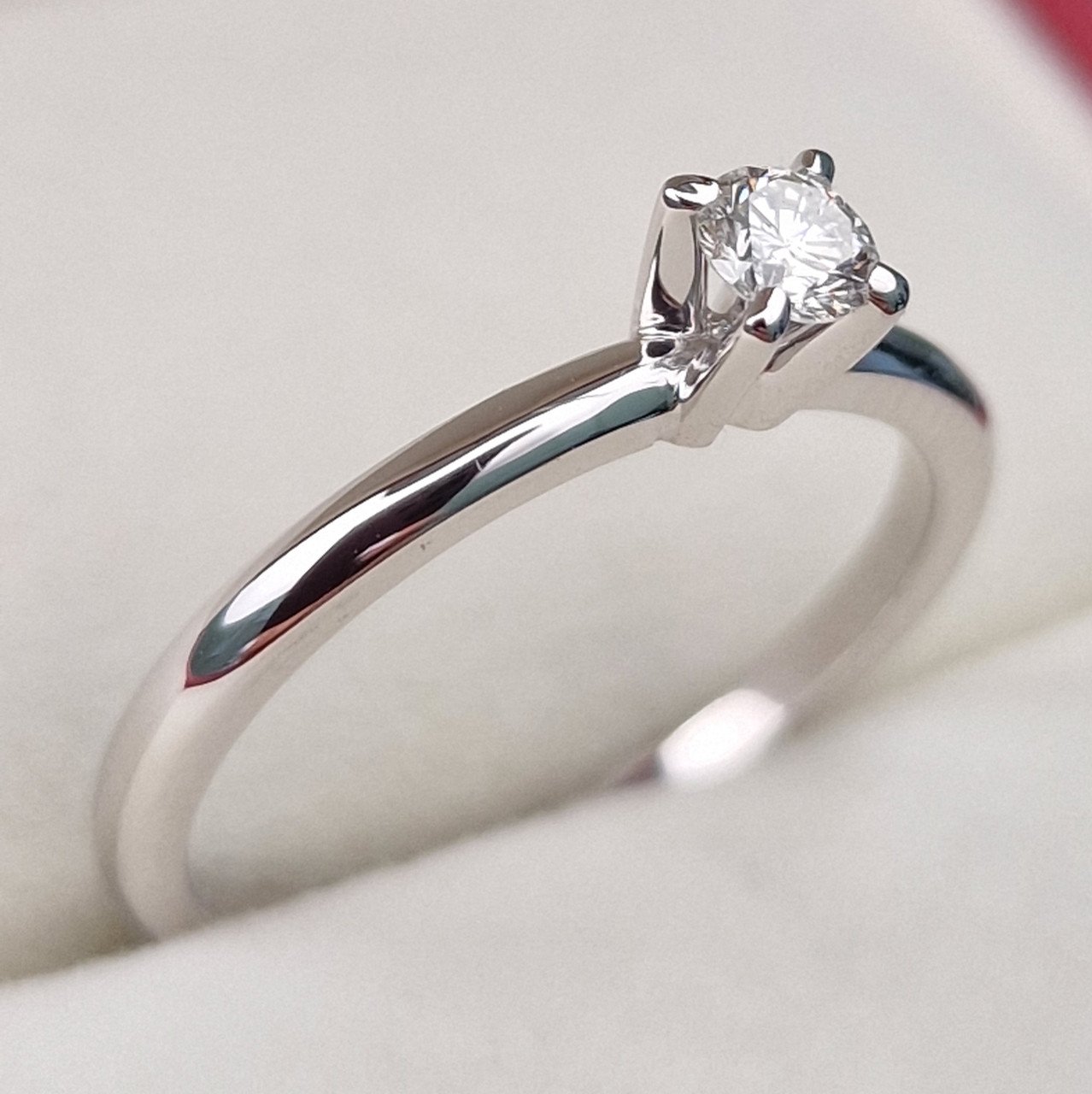 Кольцо Deimantas 102207892 16р 2,12гр 0,18ct. купить,NaN