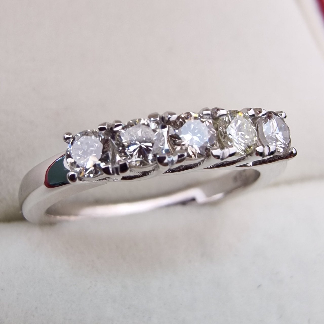 Кольцо Deimantas 102207902 17р 3,43гр 0,465ct. купить,NaN