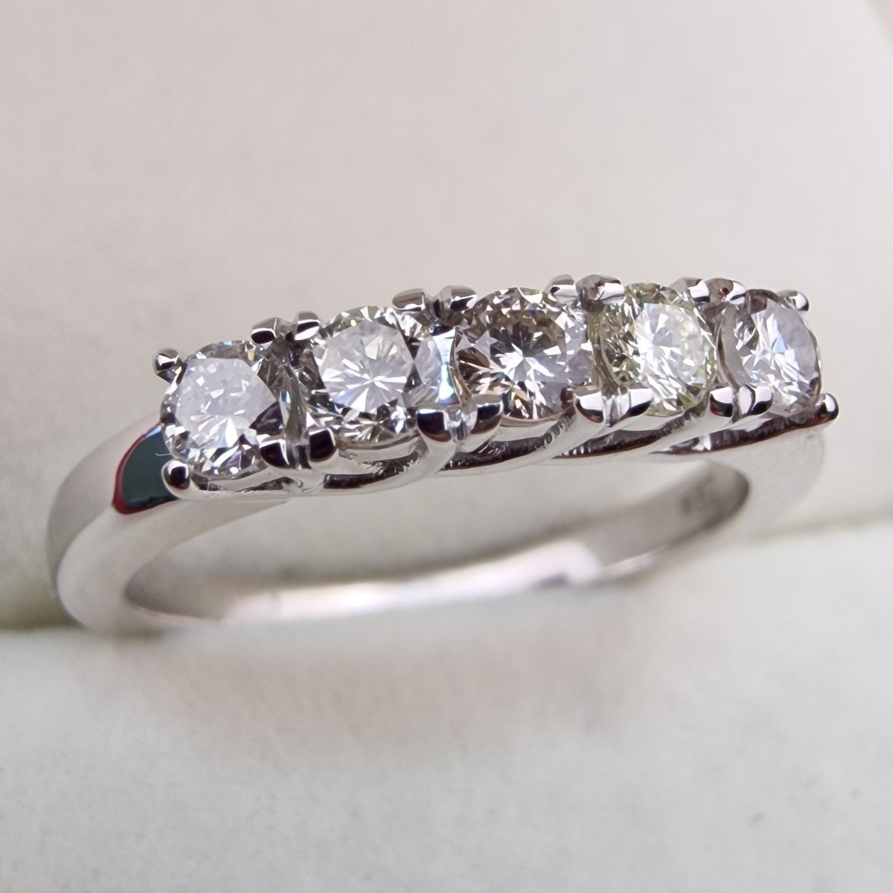 Кольцо Deimantas 102207902 17р 3,43гр 0,465ct. купить,NaN