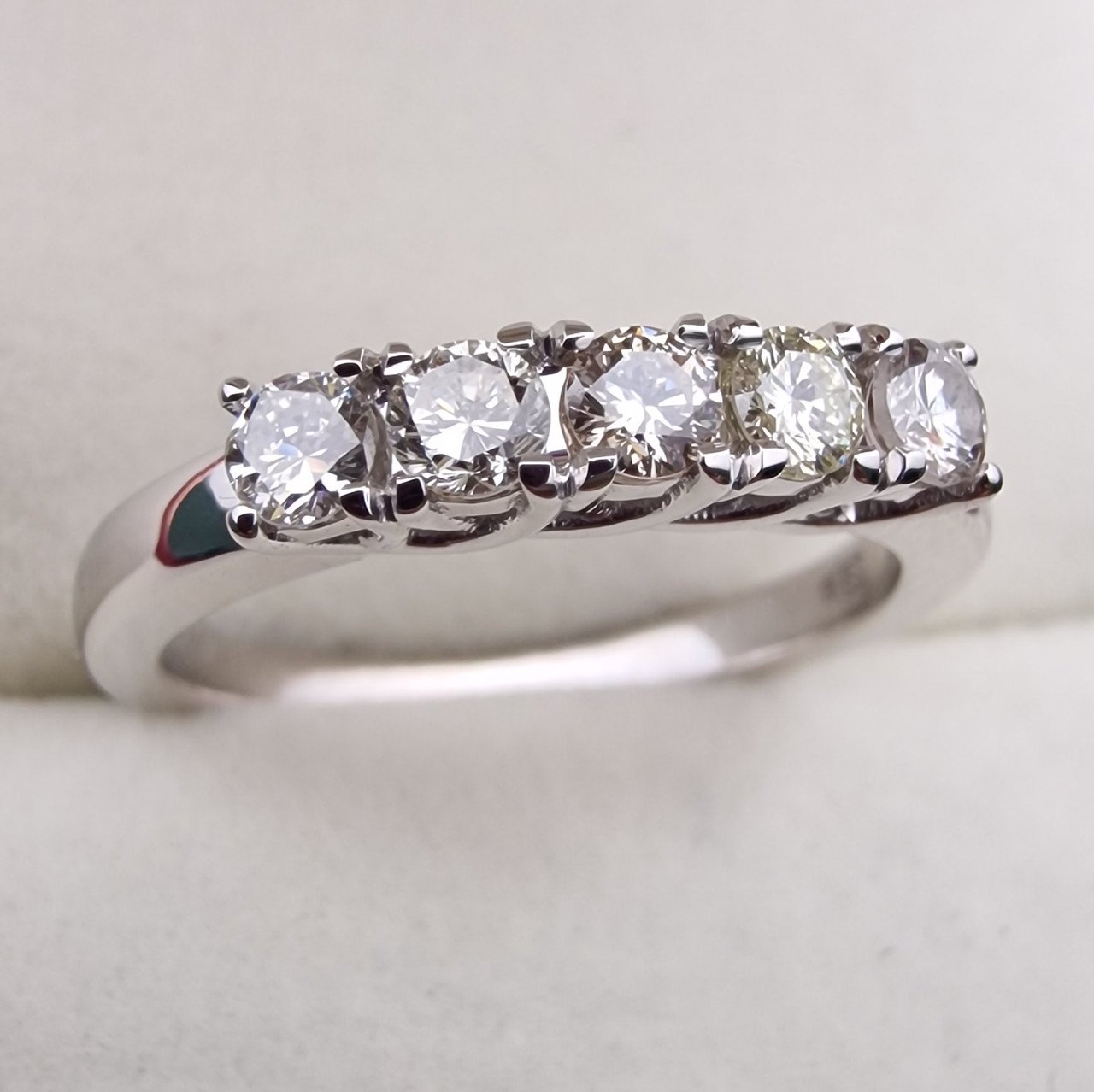 Кольцо Deimantas 102207902 17р 3,43гр 0,465ct. купить,NaN