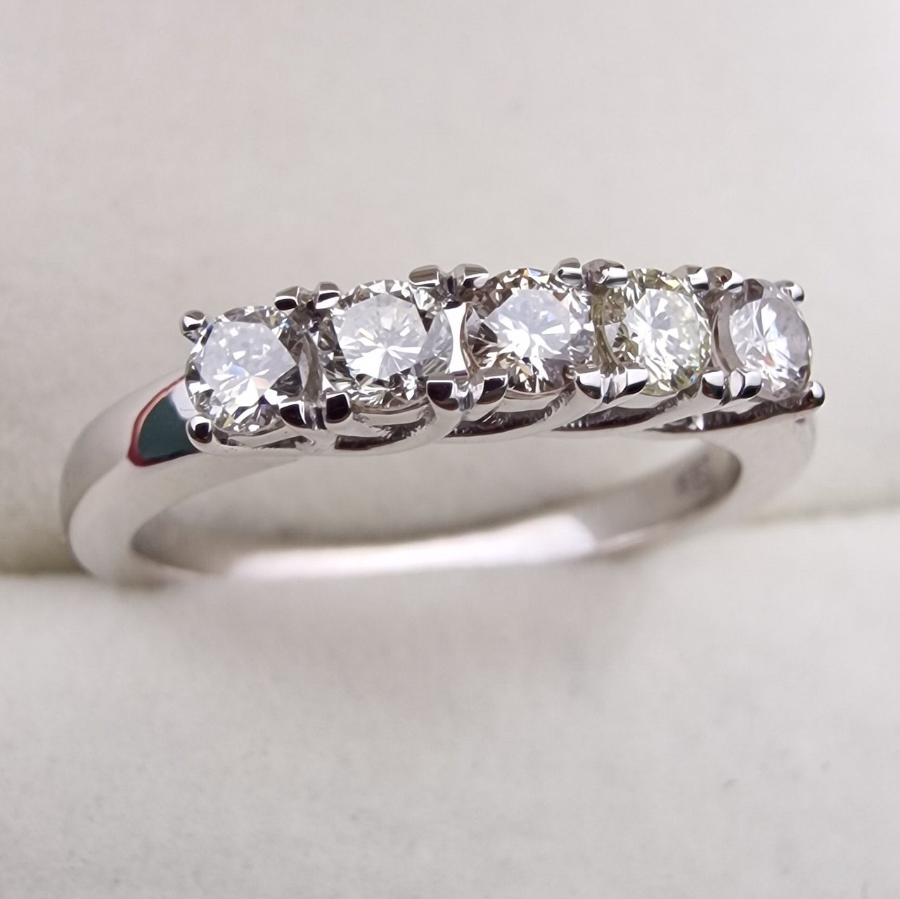 Кольцо Deimantas 102207902 17р 3,43гр 0,465ct. купить,NaN
