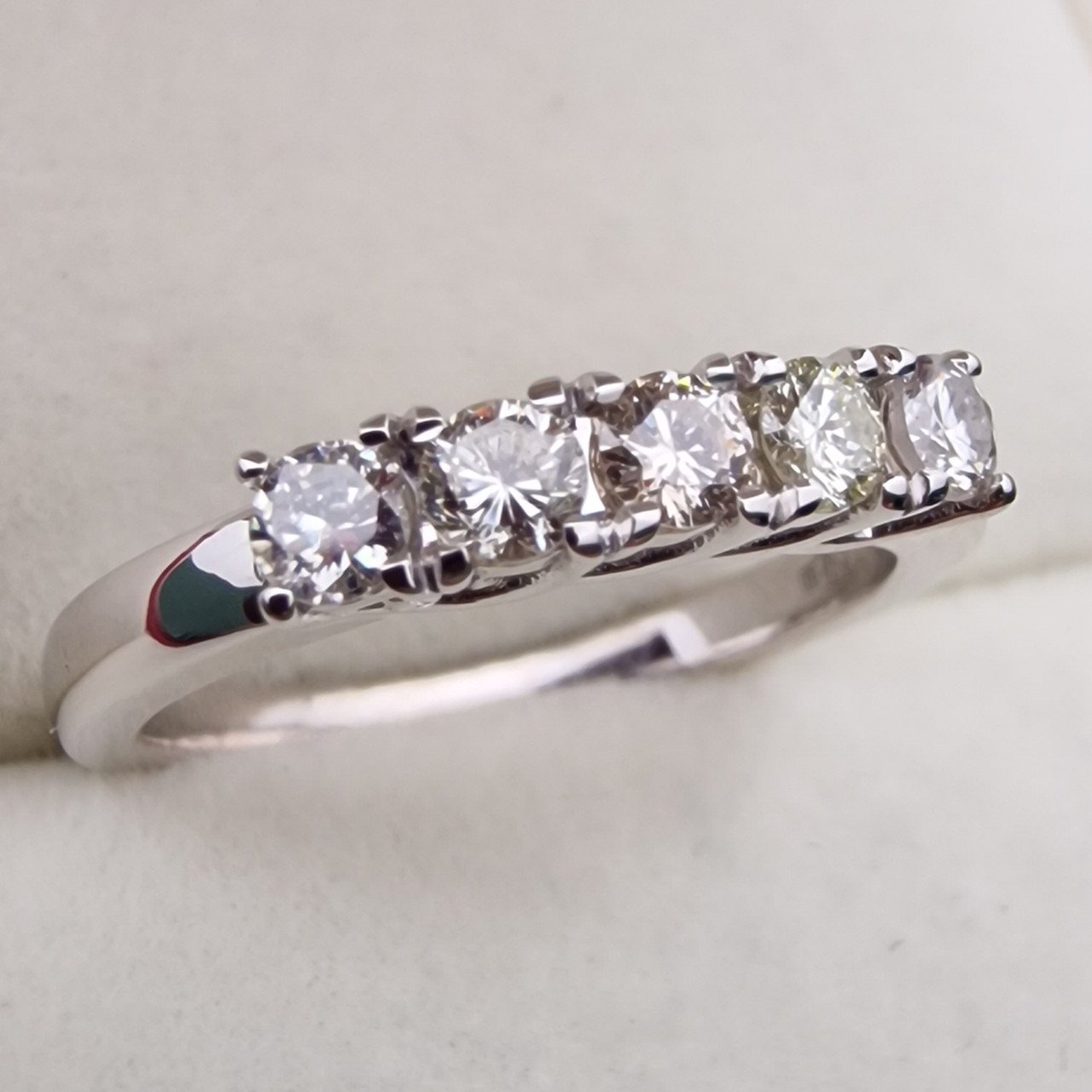Кольцо Deimantas 102207902 17р 3,43гр 0,465ct. купить,NaN
