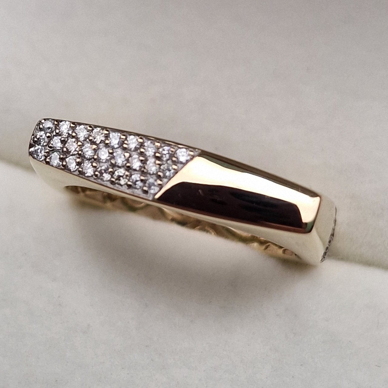Кольцо Deimantas 102207906 17р 2,77гр 0,202ct. купить,NaN