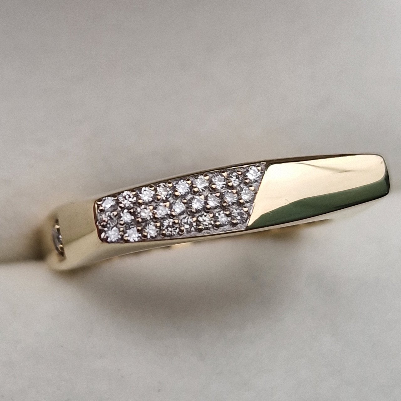 Кольцо Deimantas 102207906 17р 2,77гр 0,202ct. купить,NaN