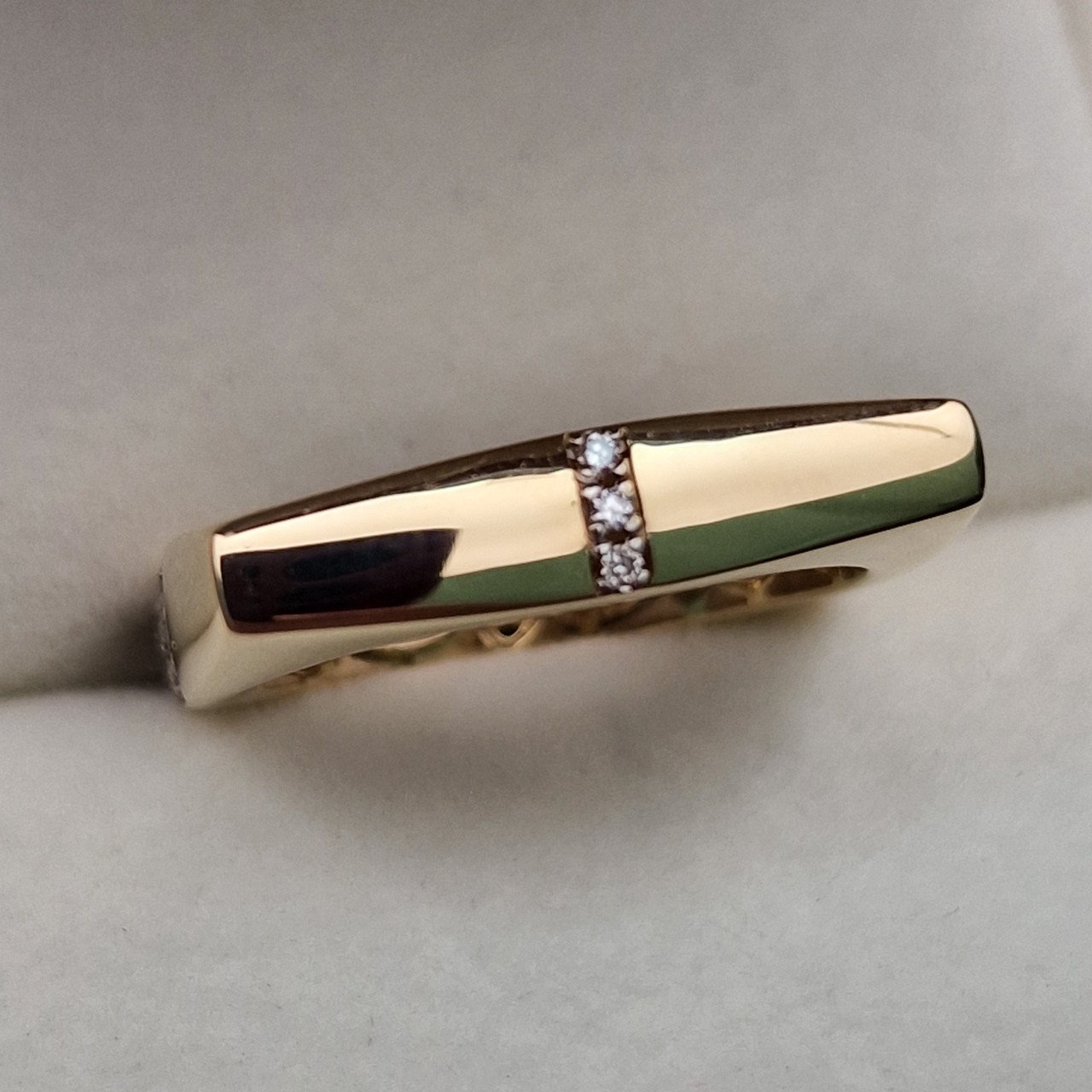 Кольцо Deimantas 102207906 17р 2,77гр 0,202ct. купить,NaN