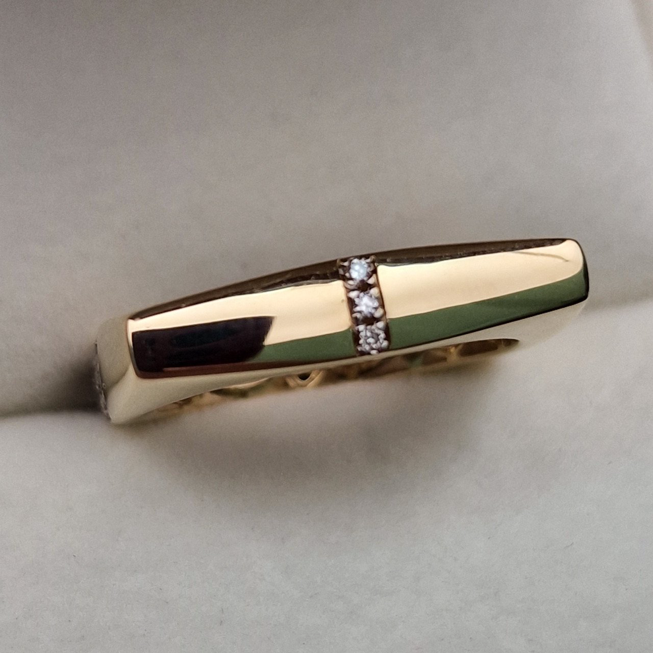 Кольцо Deimantas 102207906 17р 2,77гр 0,202ct. купить,NaN