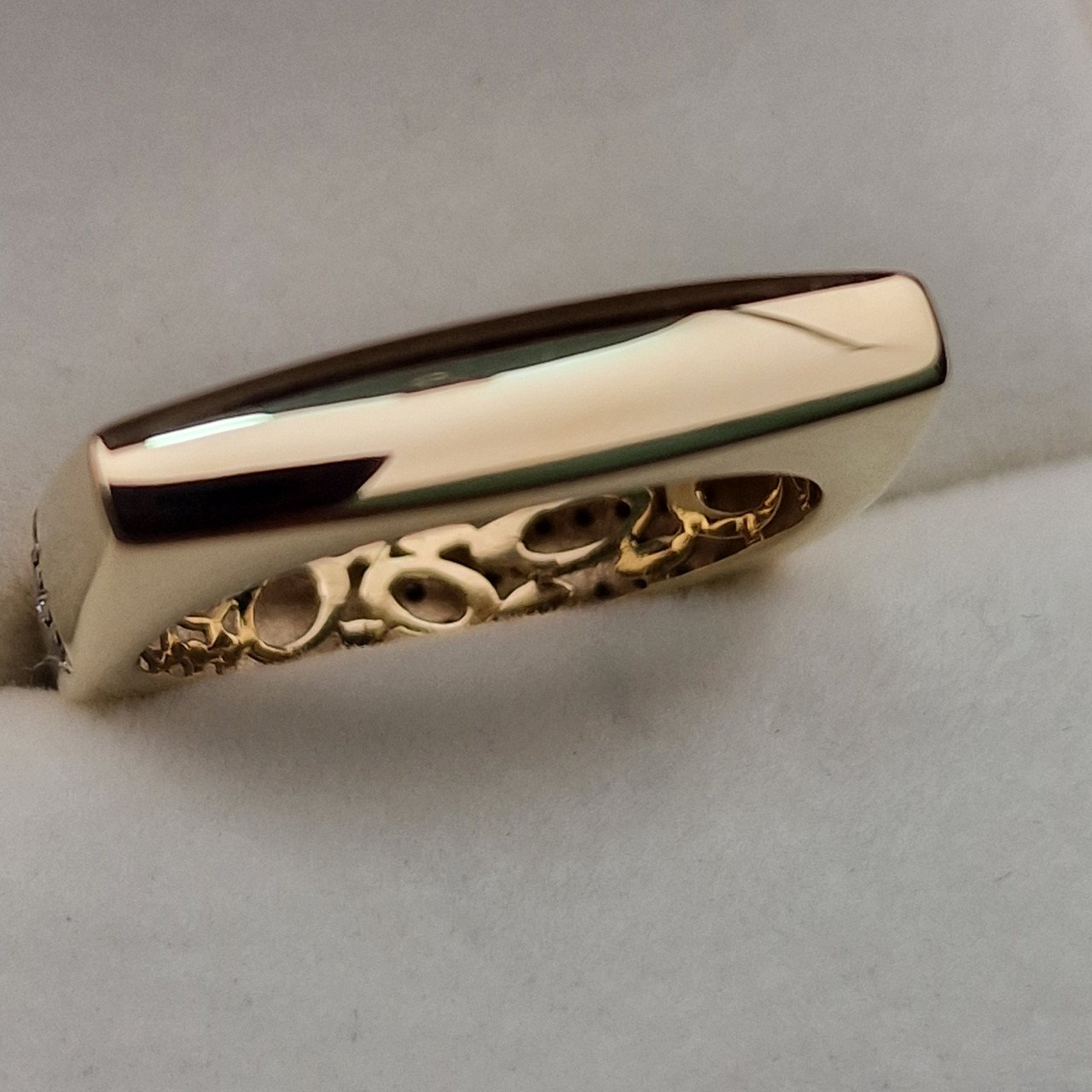 Кольцо Deimantas 102207906 17р 2,77гр 0,202ct. купить,NaN