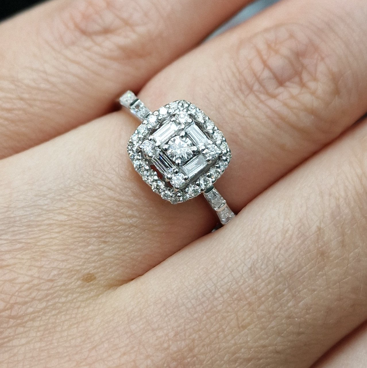 Кольцо Deimantas 102243763 17р 3,23гр 0,96ct. купить,NaN