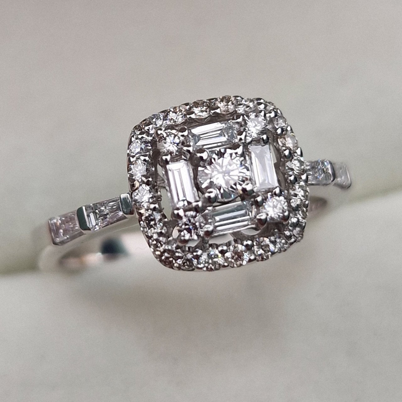 Кольцо Deimantas 102243763 17р 3,23гр 0,96ct. купить,NaN
