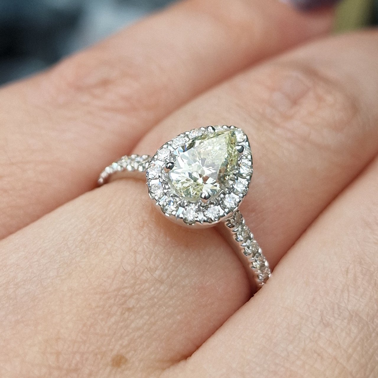 Кольцо Deimantas 102208299 17р 3,73гр 1,44ct. купить,NaN