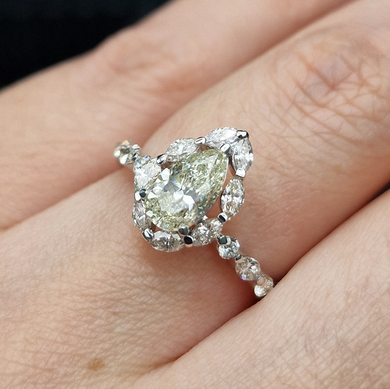Кольцо Deimantas 102208292 17,5р 3,73гр 1,61ct. купить,NaN