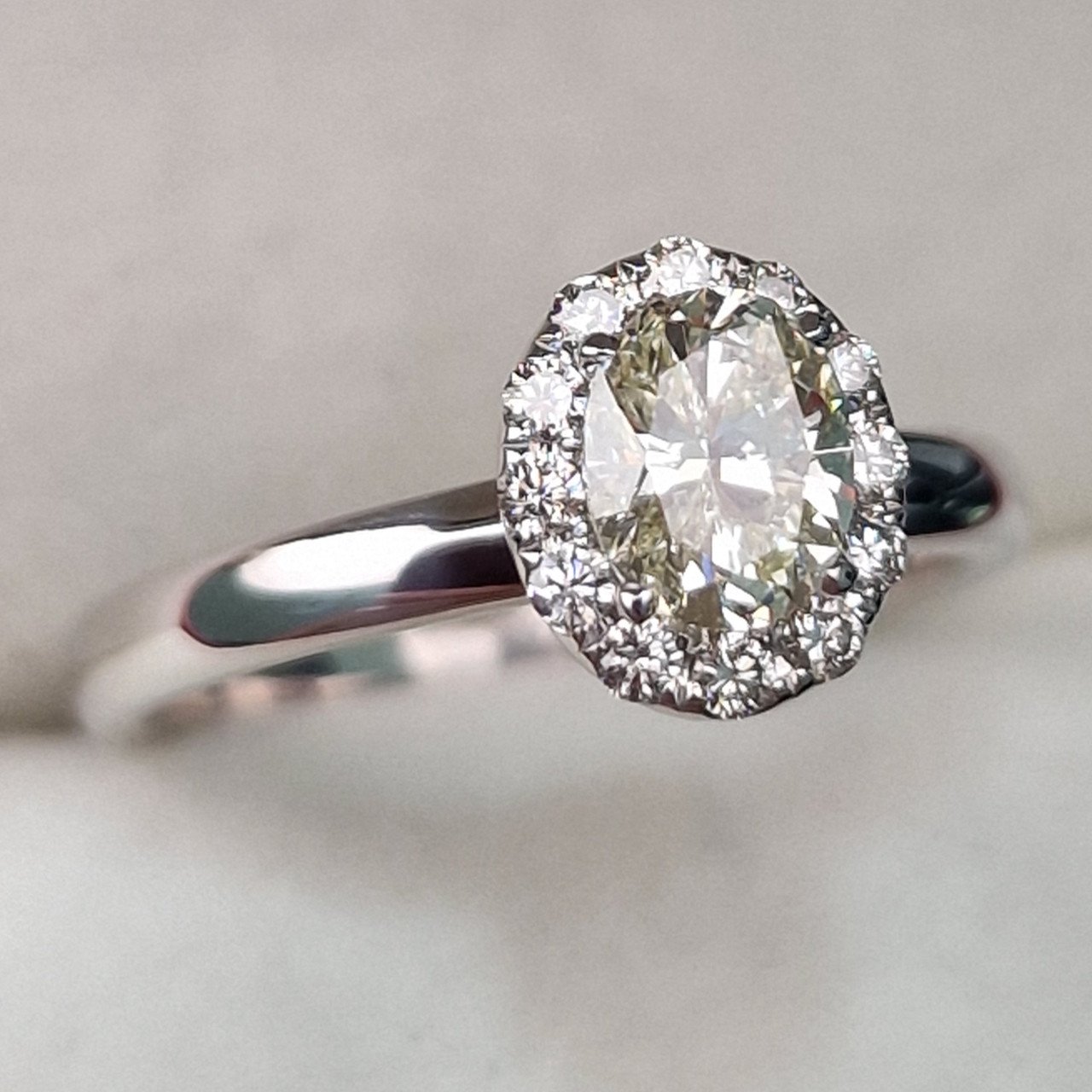Кольцо Deimantas 102208319 16,5р 3,24гр 0,79ct. купить,NaN