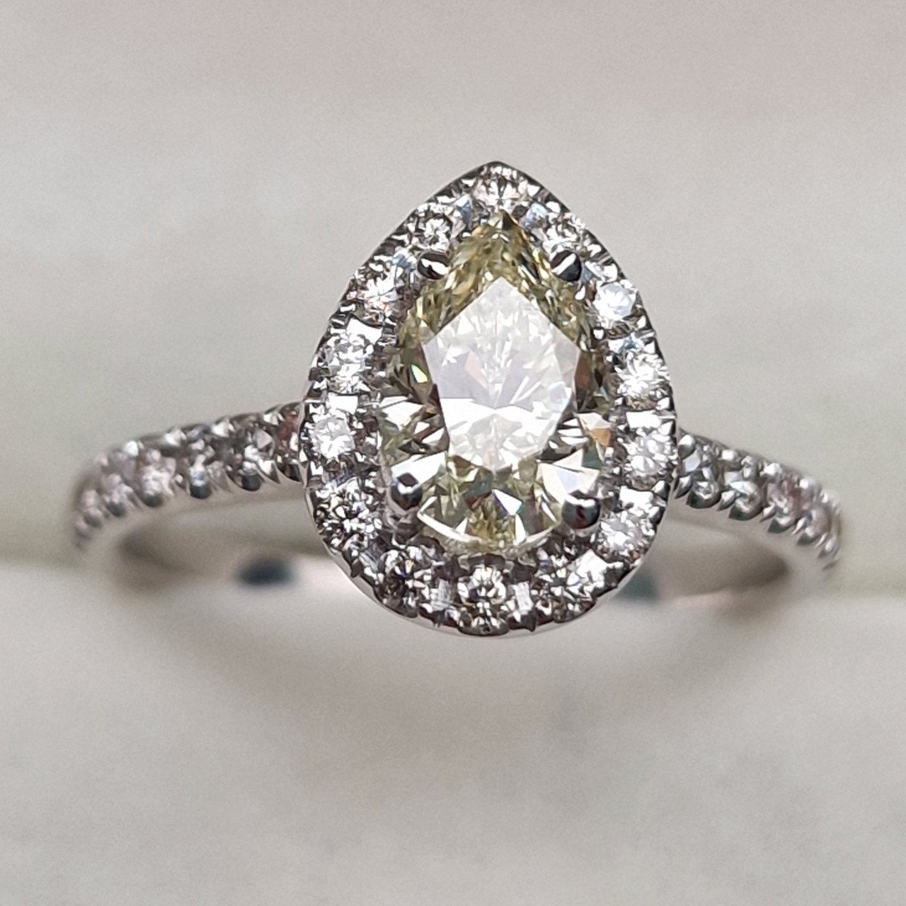 Кольцо Deimantas 102208299 17р 3,73гр 1,44ct. купить,NaN