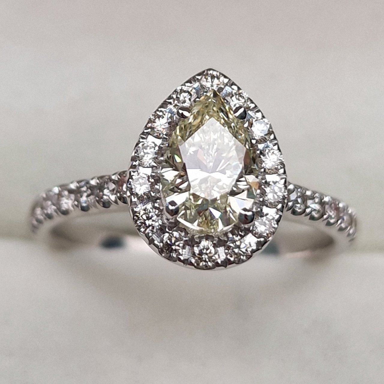 Кольцо Deimantas 102208299 17р 3,73гр 1,44ct. купить,NaN