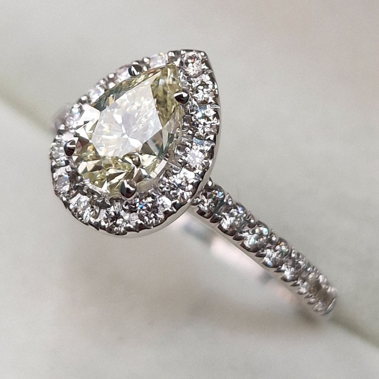 Кольцо Deimantas 102208299 17р 3,73гр 1,44ct. купить,NaN