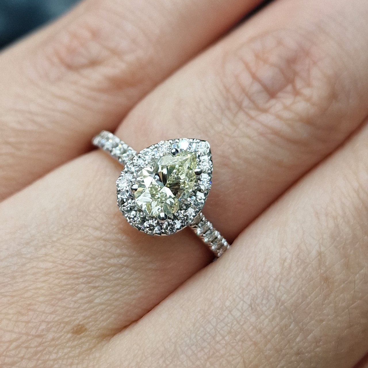 Кольцо Deimantas 102208299 17р 3,73гр 1,44ct. купить,NaN