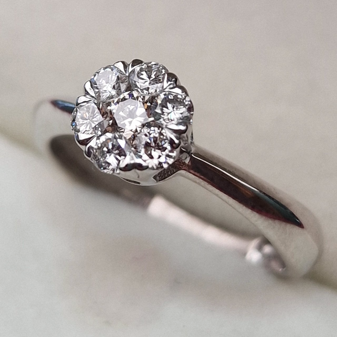 Кольцо Deimantas 102243811 16р 2,07гр 0,37ct. купить,NaN