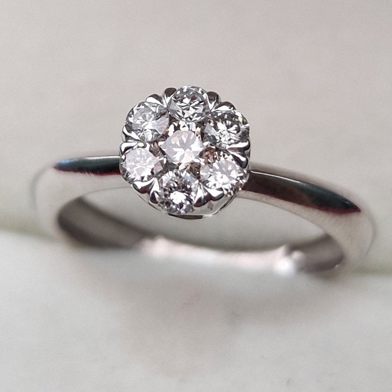 Кольцо Deimantas 102243811 16р 2,07гр 0,37ct. купить,NaN