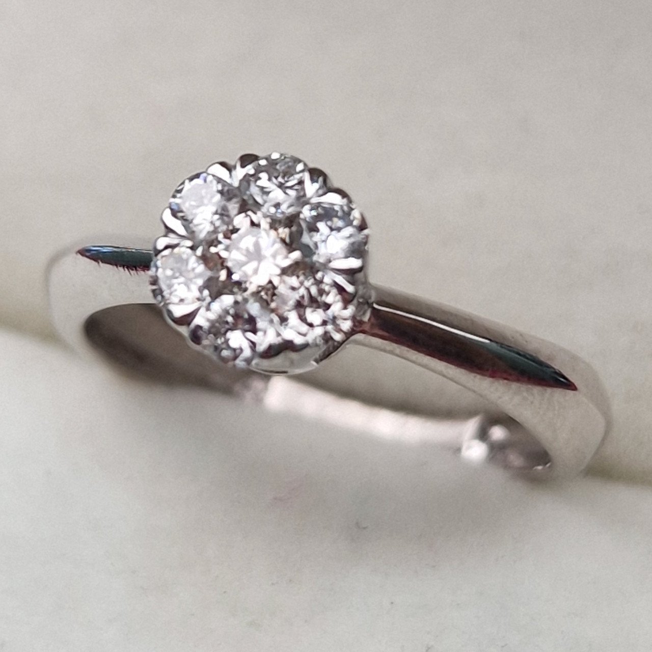 Кольцо Deimantas 102243811 16р 2,07гр 0,37ct. купить,NaN